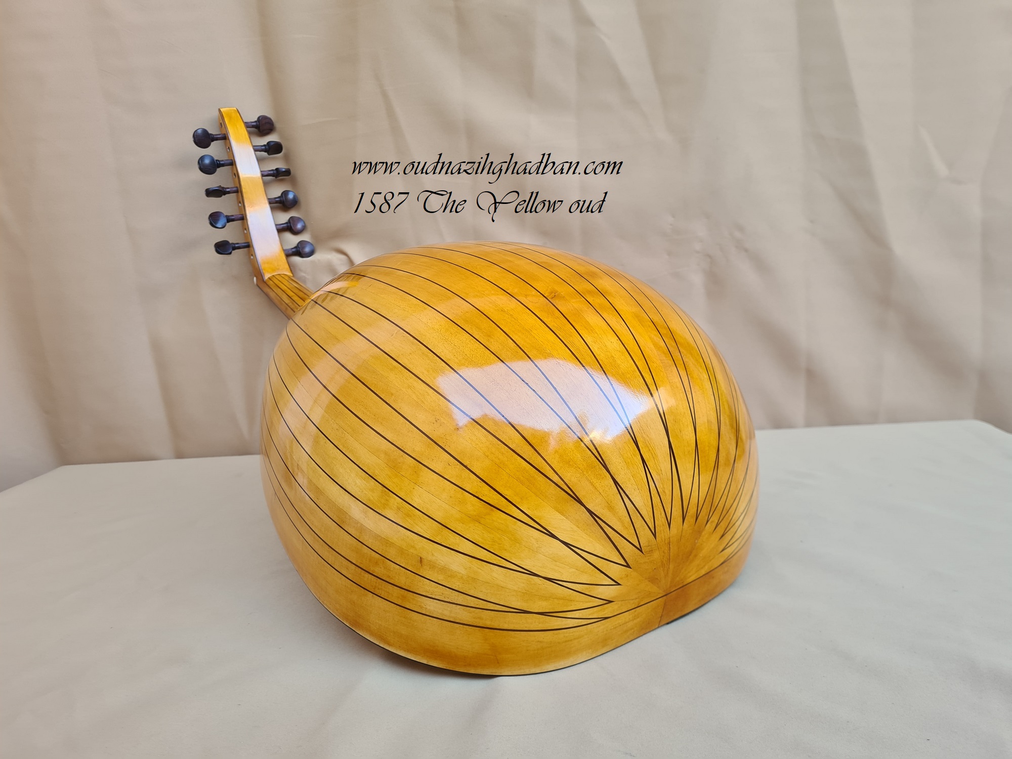 1587 The Yellow Oud